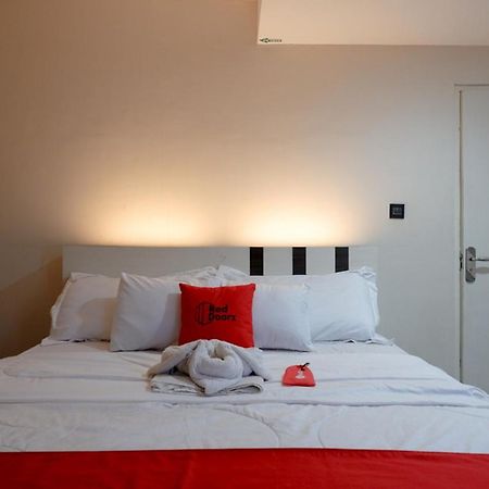 Hotel Reddoorz Syariah At Jalan Jenderal Sudirman Palopo Exterior foto