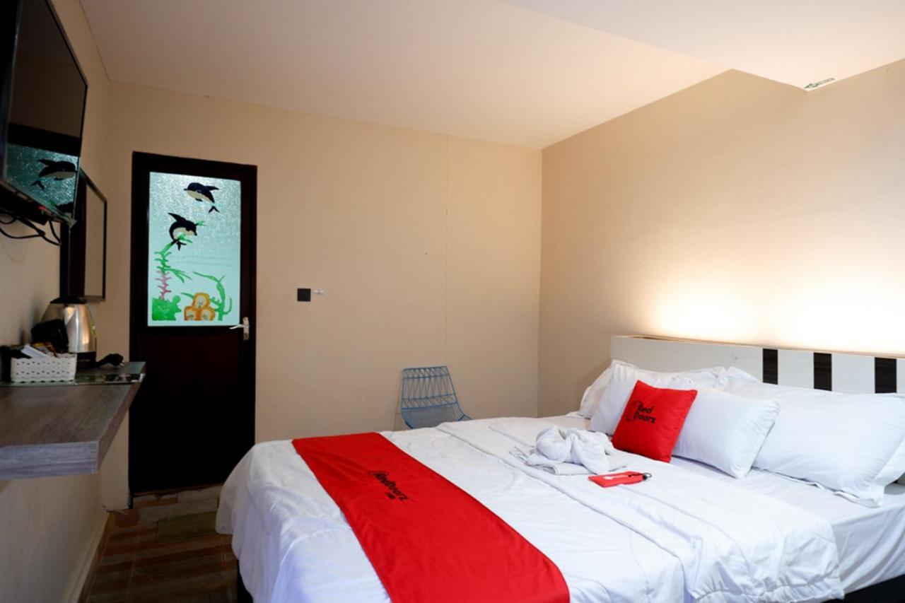 Hotel Reddoorz Syariah At Jalan Jenderal Sudirman Palopo Exterior foto