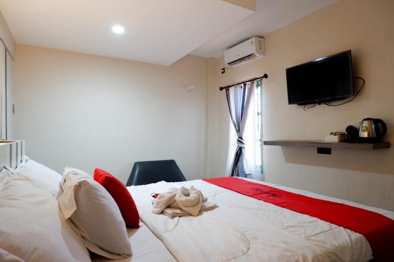 Hotel Reddoorz Syariah At Jalan Jenderal Sudirman Palopo Exterior foto