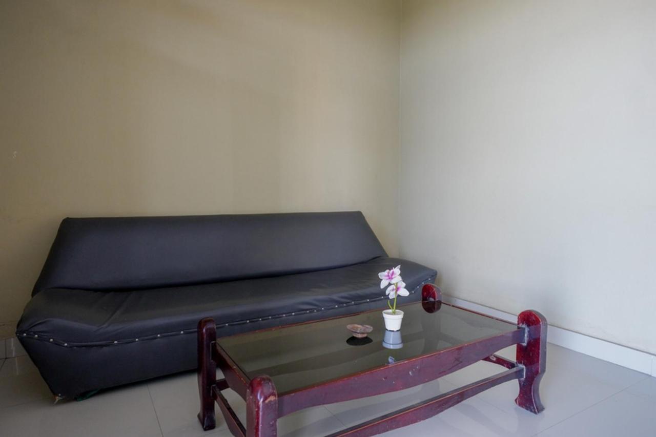Hotel Reddoorz Syariah At Jalan Jenderal Sudirman Palopo Exterior foto
