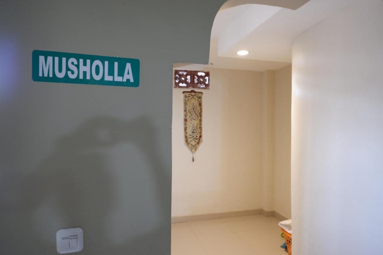 Hotel Reddoorz Syariah At Jalan Jenderal Sudirman Palopo Exterior foto